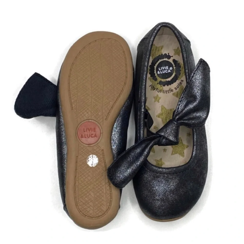 Livie & Luca Halley in Black Luster